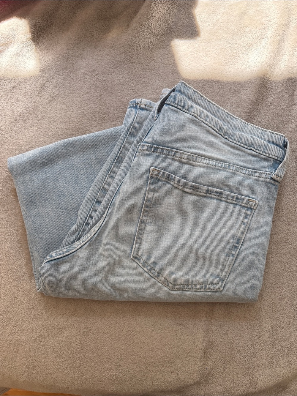 Old Navy High-Rise Women's Jeans in Light Blue